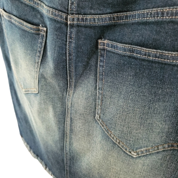 New York and Company 19" blue denim skirt - Picture 3 of 10